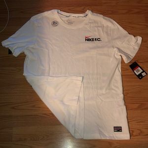 🔴Exclusive Nike FC shirt🔴